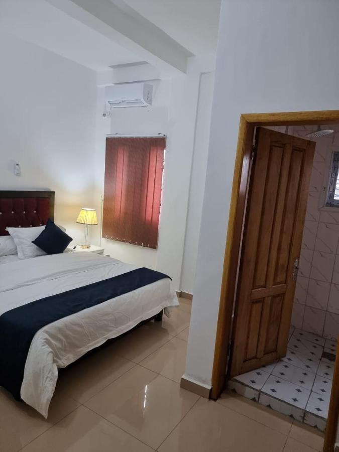 Baobab Lodge Дуала Экстерьер фото